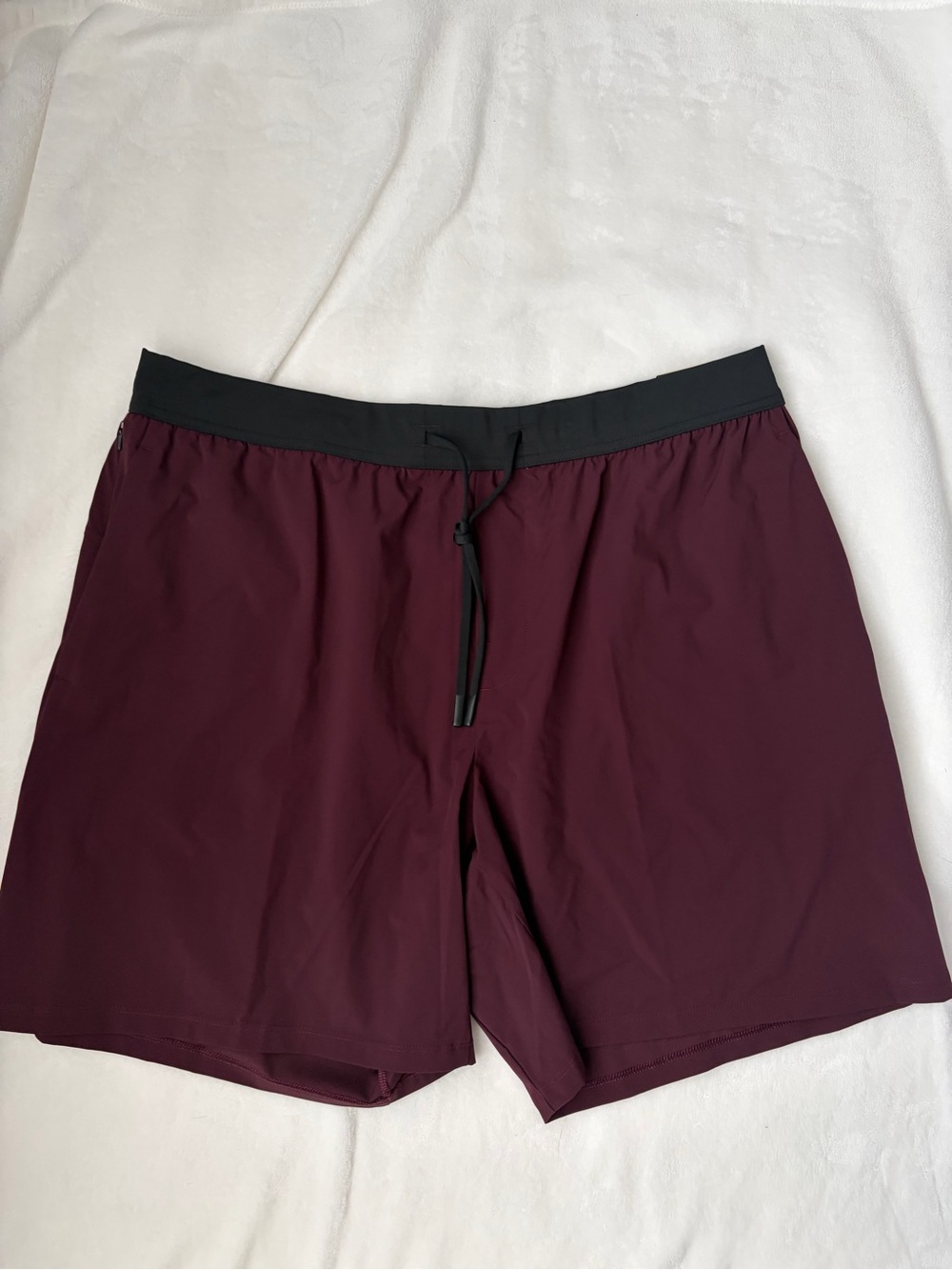 NWT VRST Men's Athletic Shorts in Maroon with Black Waistband